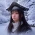 用户体验设计师苏雪梅，专攻移动端与桌面端跨平台交互体验对比研究，面容温和